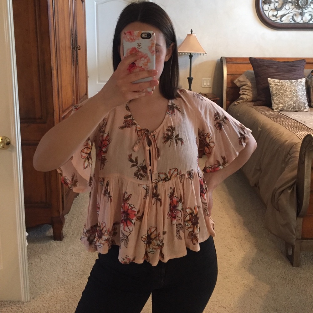 NWT Flowy Floral Top